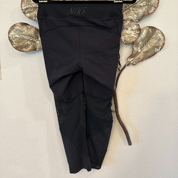 Nike Dri-FIT Black Mesh Panel Running Capri Leggings Size M - Picture 3 of 6